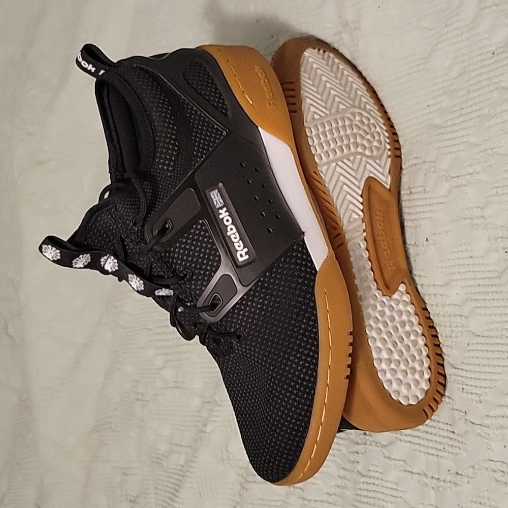 Reebok Workout Shoes. Size 9. Excellent Shape.